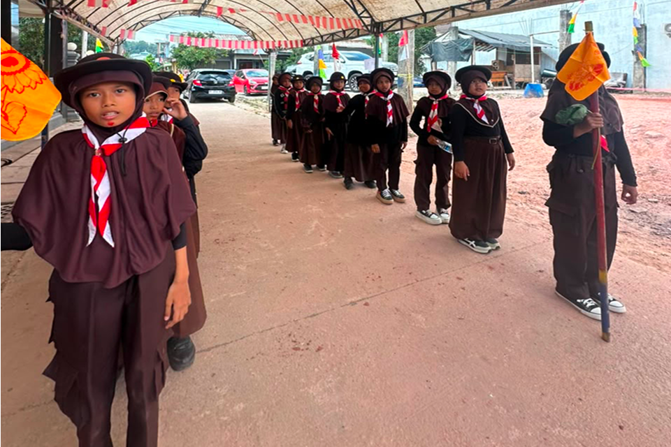 Dokumentasi Serunya Hiking Pramuka MI Baitul Amar: Melatih Kekompakan dan Kemandirian Siswa 4